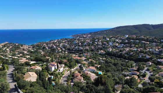 A vendre MAISON  5 PIECES 147 M2 VUE MER LES ISSAMBRES