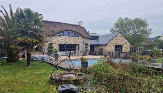 vente Baden, propriété de caractère en pierre sous chaume