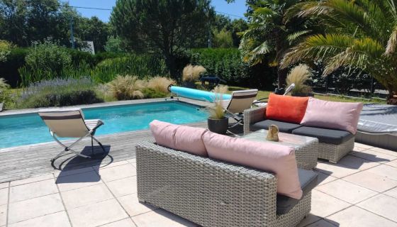 vente Baden, propriété de caractère en pierre sous chaume
