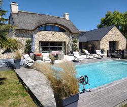 vente Baden, propriété de caractère en pierre sous chaume