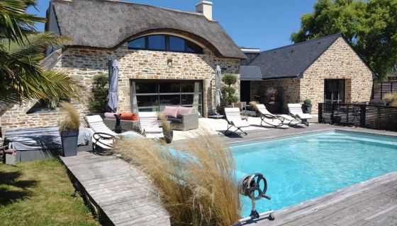vente Baden, propriété de caractère en pierre sous chaume