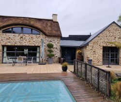 vente Baden, propriété de caractère en pierre sous chaume