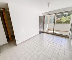 A louer APPARTEMENT T2 26 M2 BORD DE MER SETE