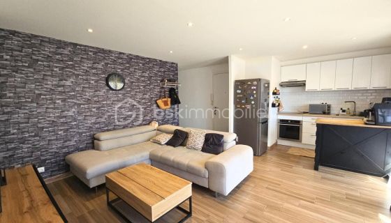 A louer APPARTEMENT T3 52 M2 BORD DE MER LA SEYNE SUR MER