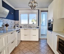 A louer APPARTEMENT NEUF T3 80 M2 BORD DE MER SETE