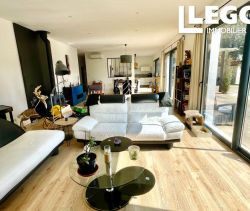 A louer MAISON  6 PIECES 166 M2  ESCALES