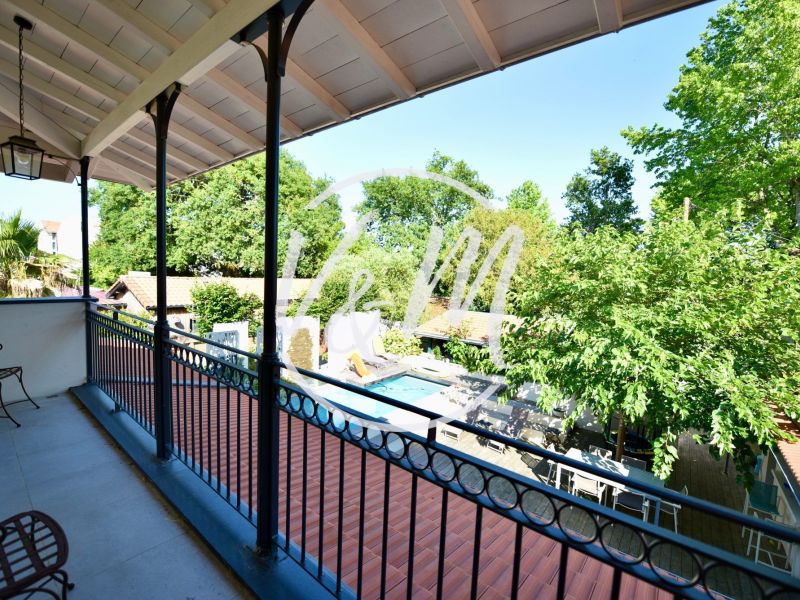 A vendre Superbe VILLA  contemporaine 7 PIECES 238 M&sup2; piscine Andernos-les-Bains