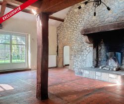 A louer LONGèRE  8 PIECES 295 M2  VIGNEUX DE BRETAGNE