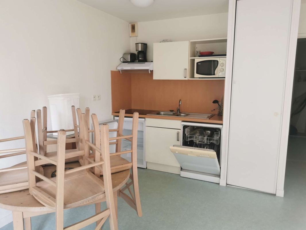 9d7b2bd6640f45357d14dc8ac1d2c898