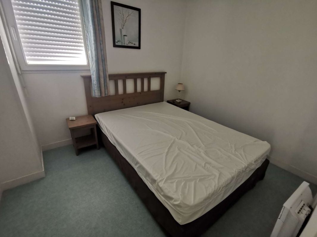 33f321e75e6412f8cd6d4a9bb4dc5fe3