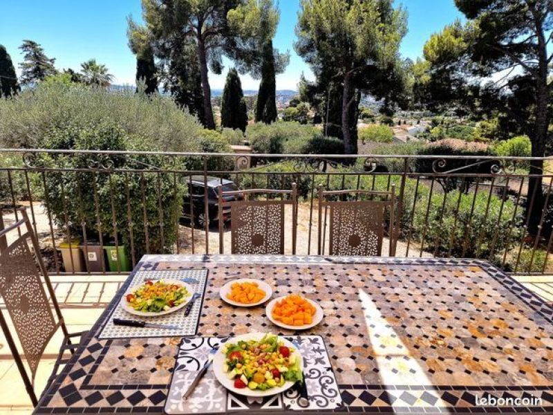 A vendre SPACIEUSE VILLA 173 m&sup2; TOULON OUEST