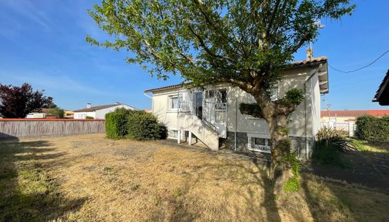 A vendre MAISON  4 PIECES 70 M2 BORD DE MER LONGEVILLE SUR MER