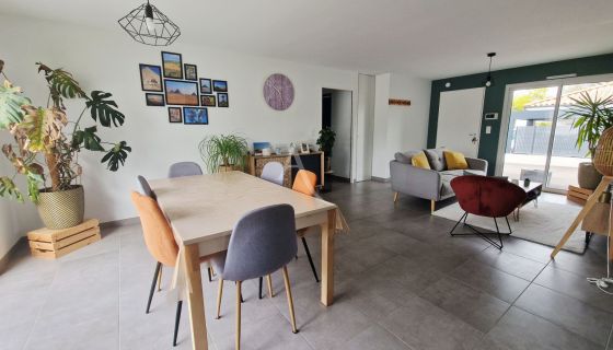 A vendre MAISON  4 PIECES 83 M2 BORD DE MER TALMONT SAINT HILAIRE
