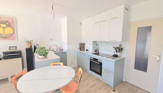 A louer APPARTEMENT T3 58 M2 BORD DE MER SETE