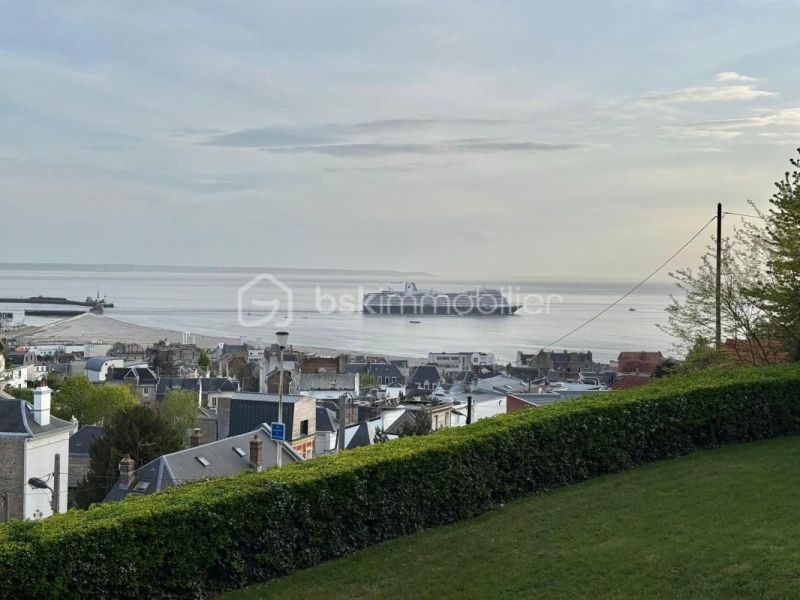 A louer APPARTEMENT T5 111 M2 VUE MER LE HAVRE