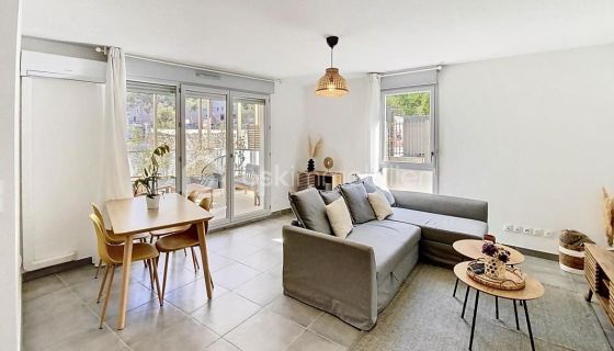 A louer APPARTEMENT T3 68 M2 TERRASSE BORD DE MER SETE