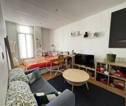A louer APPARTEMENT T5 128 M2 TERRASSE BORD DE MER SETE