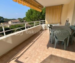 A louer APPARTEMENT T3 82 M2 TERRASSE BORD DE MER SAINT RAPHAEL