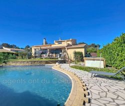A louer MAISON  5 PIECES 150 M2  GREASQUE