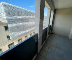 A louer APPARTEMENT DUPLEX T4 84 M2 TERRASSE  NIMES