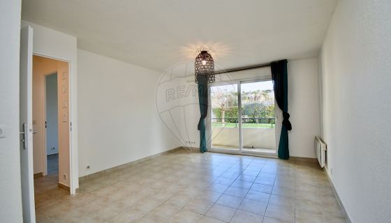 A louer APPARTEMENT T2 39 M2 TERRASSE BORD DE MER CAGNES SUR MER