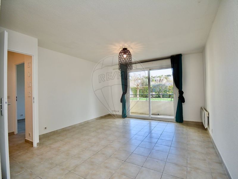 A louer APPARTEMENT T2 39 M2 TERRASSE BORD DE MER CAGNES SUR MER