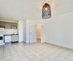 A louer APPARTEMENT T2 39 M2 TERRASSE BORD DE MER CAGNES SUR MER