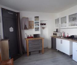 A louer STUDIO  18 M2 BORD DE MER LE POULIGUEN