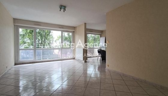 A louer APPARTEMENT T5 103 M2  NANTES