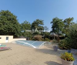 A louer MAISON  9 PIECES 192 M2 BORD DE MER NOTRE DAME DE RIEZ