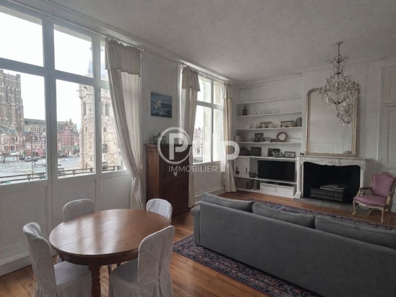 A louer APPARTEMENT  275 M2  BETHUNE