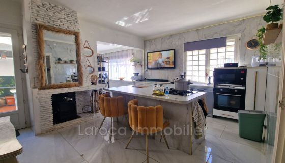 A vendre MAISON  6 PIECES 175 M2  LE PERTHUS Village