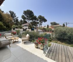 A louer MAISON  CONTEMPORAINE VUE MER CAVALAIRE SUR MER