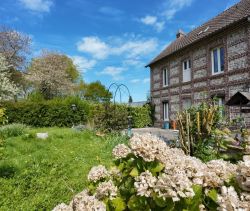 A louer MAISON  DE MA&icirc;TRE BORD DE MER SAINT VALERY EN CAUX