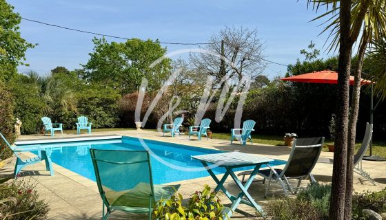 A vendre belle Villa familiale 220 m&sup2; 9 pieces Andernos-les-Bains
