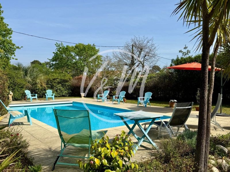 A vendre belle Villa familiale 220 m&sup2; 9 pieces Andernos-les-Bains