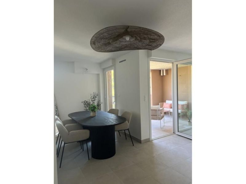 A louer APPARTEMENT T2 44 M2 TERRASSE PLAGE à PIED SETE