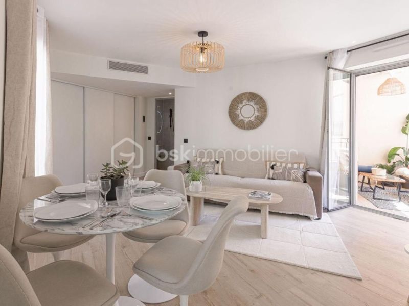 A louer APPARTEMENT NEUF T2 44 M2 TERRASSE BORD DE MER CANNES