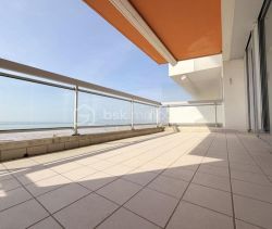 A louer APPARTEMENT T3 64 M2 TERRASSE PIEDS DANS L'EAU PORNICHET