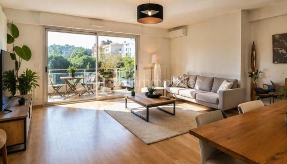 A louer APPARTEMENT T3 73 M2 TERRASSE BORD DE MER NICE