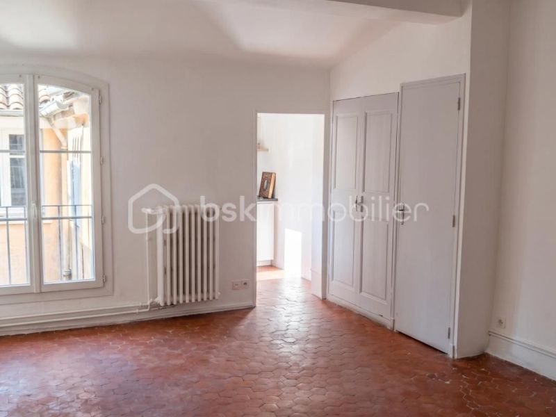 A louer STUDIO  28 M2  AIX EN PROVENCE