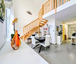 A louer APPARTEMENT DUPLEX DE PRESTIGE T4 90 M2 BORD DE MER LA ROCHELLE