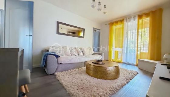 A louer APPARTEMENT T3 62 M2 BORD DE MER TOULON