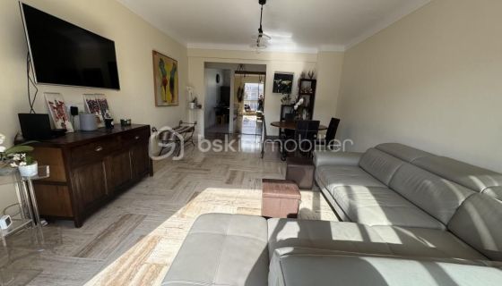 A louer APPARTEMENT T3 72 M2 TERRASSE BORD DE MER LE CANNET