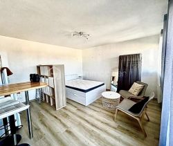 A louer STUDIO  27 M2 BORD DE MER SETE