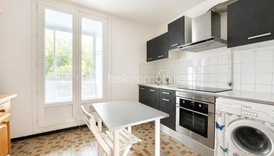 A louer APPARTEMENT T3 54 M2  NIMES