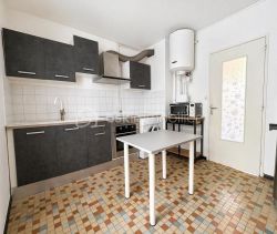 A louer APPARTEMENT T3 54 M2  NIMES