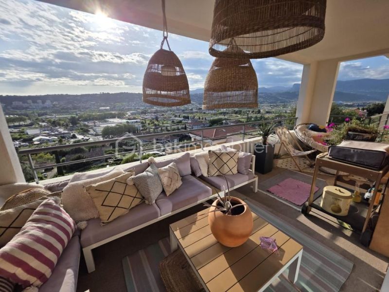 A louer APPARTEMENT DE PRESTIGE T3 66 M2 TERRASSE BORD DE MER NICE