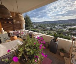 A louer APPARTEMENT DE PRESTIGE T3 66 M2 TERRASSE BORD DE MER NICE