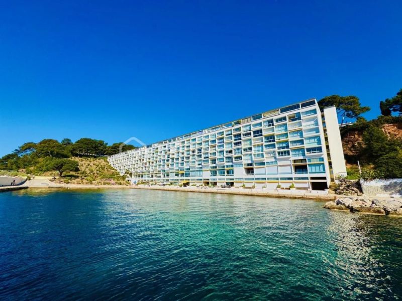 A louer STUDIO DE PRESTIGE  41 M2 VUE MER BANDOL